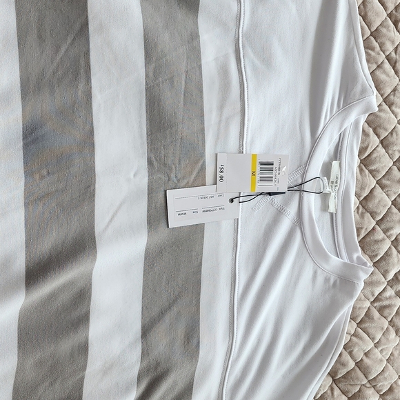 Cable & Gauge Short Sleeve Tee in White and Gray Stripes - Picture 4 of 5